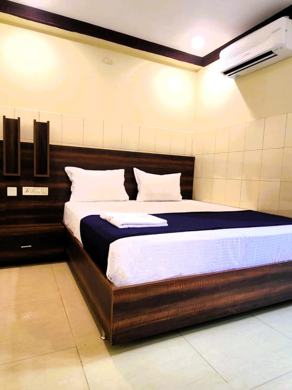 The Livin Residency Hotel Visákhapatnam Kültér fotó